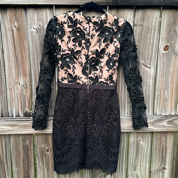 ML Monique Lhuillier Calypso Lace Dresss, size 2 - Picture 10 of 13